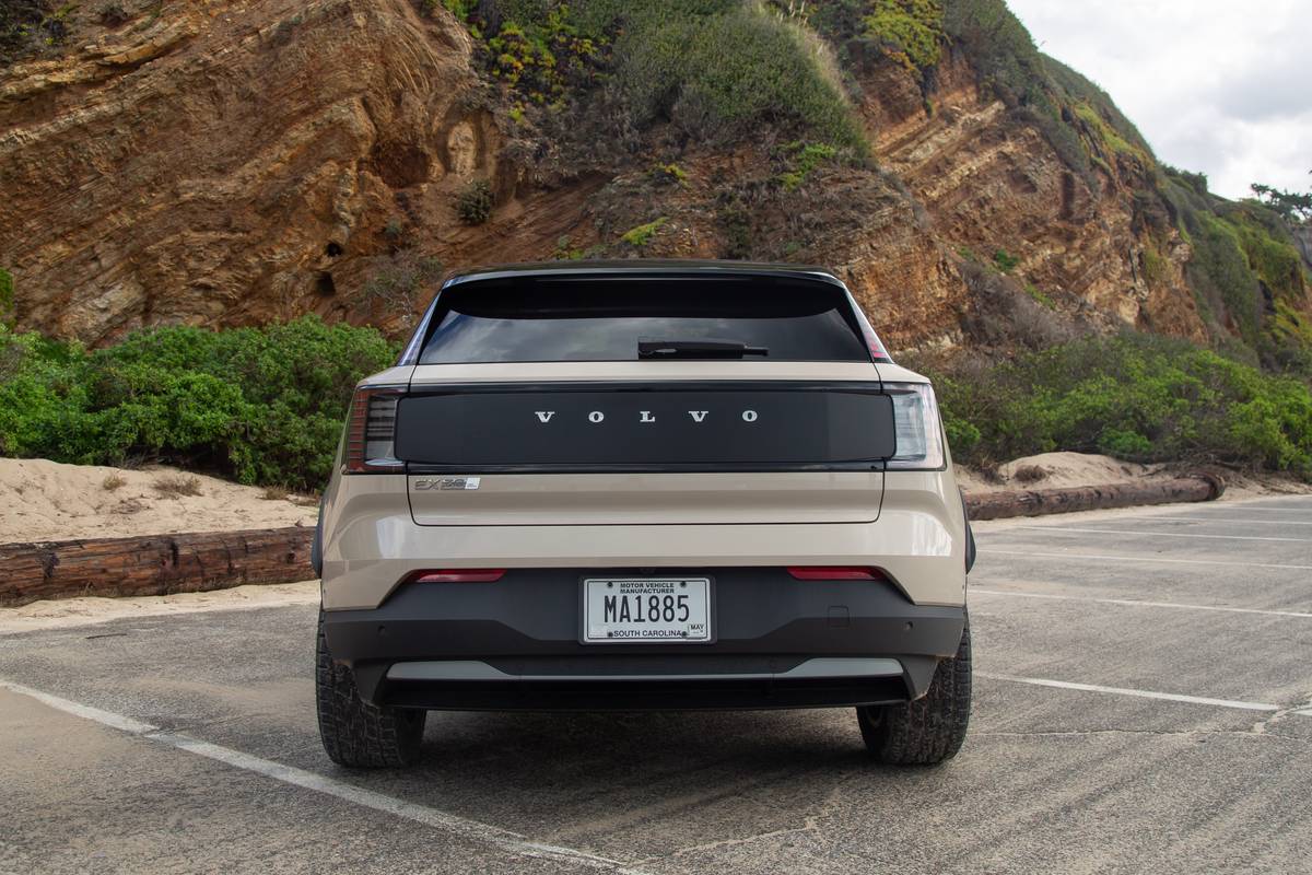 volvo ex30 cross country 2026 12 exterior rear jpg