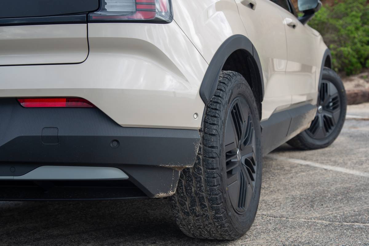 volvo ex30 cross country 2026 13 exterior rear jpg