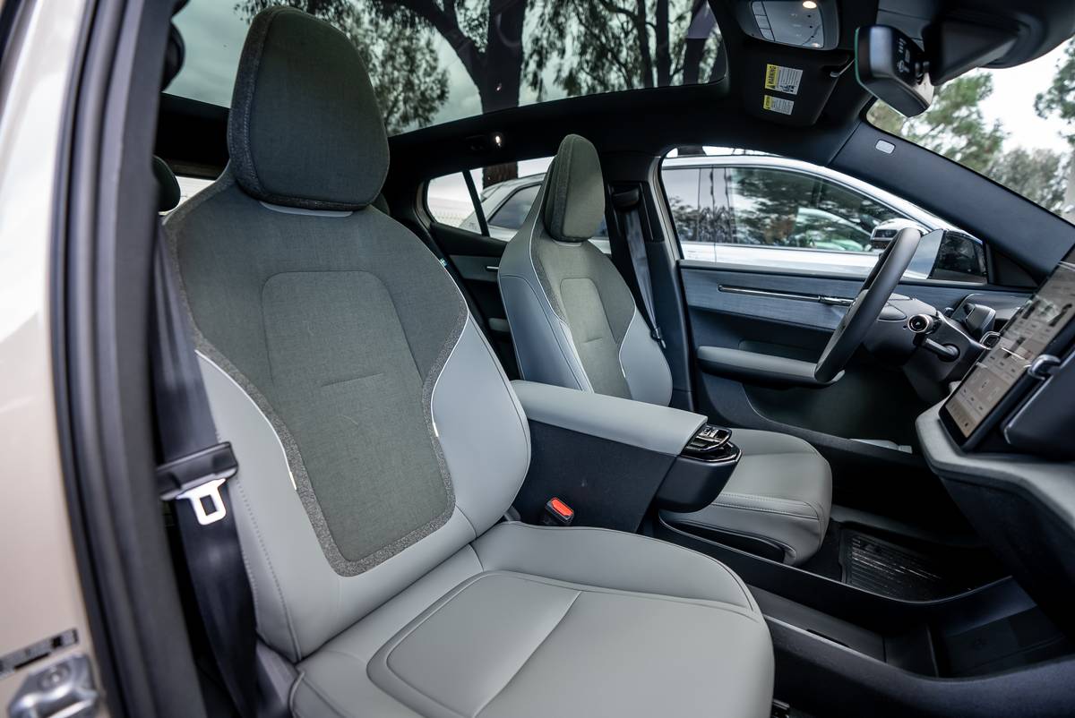 volvo ex30 cross country 2026 17 interior front row seat jpg