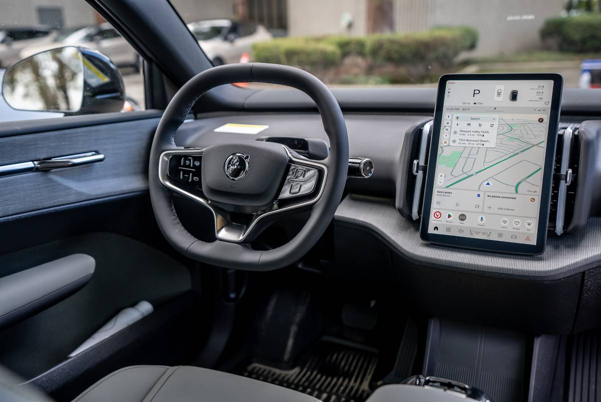 volvo ex30 cross country 2026 19 interior front row jpg