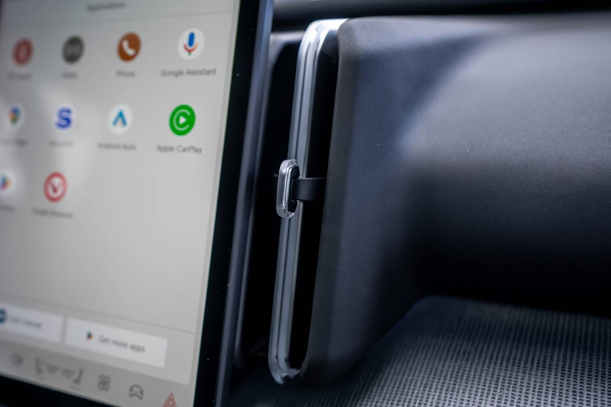 volvo ex30 cross country 2026 23 interior dashboard vent jpg