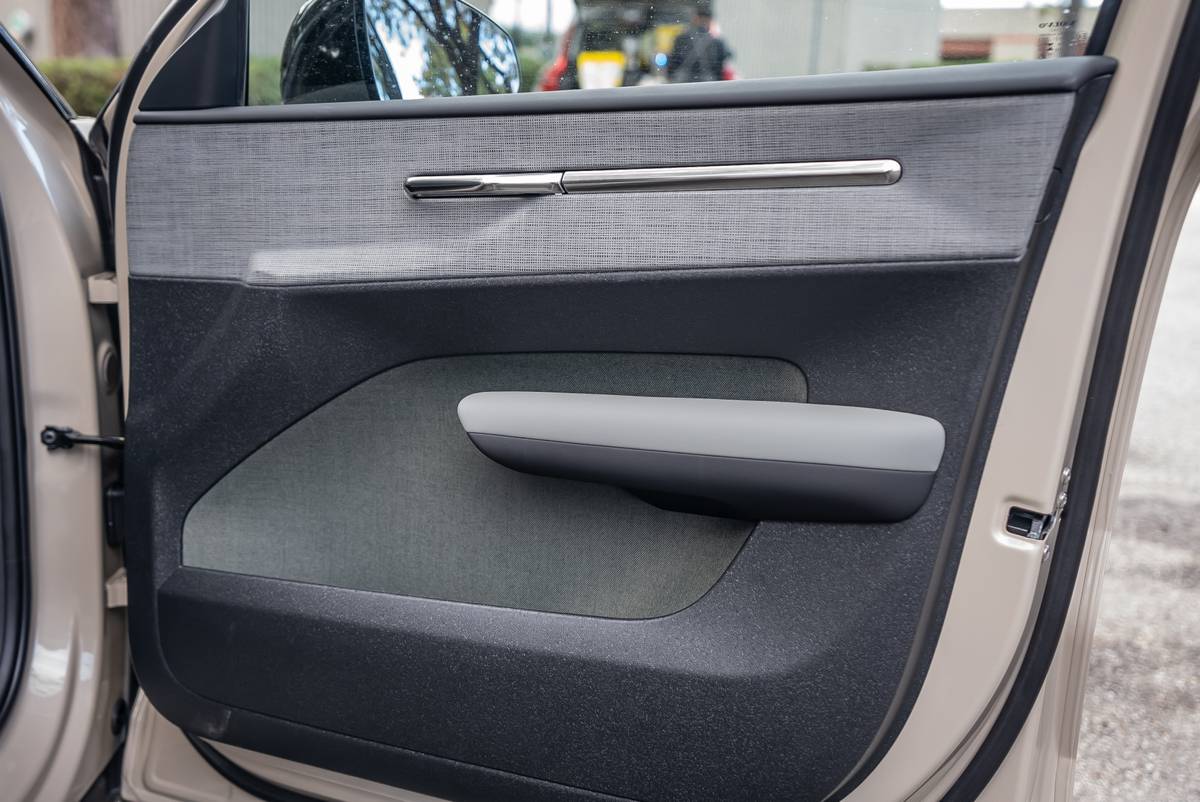 volvo ex30 cross country 2026 28 interior door jpg