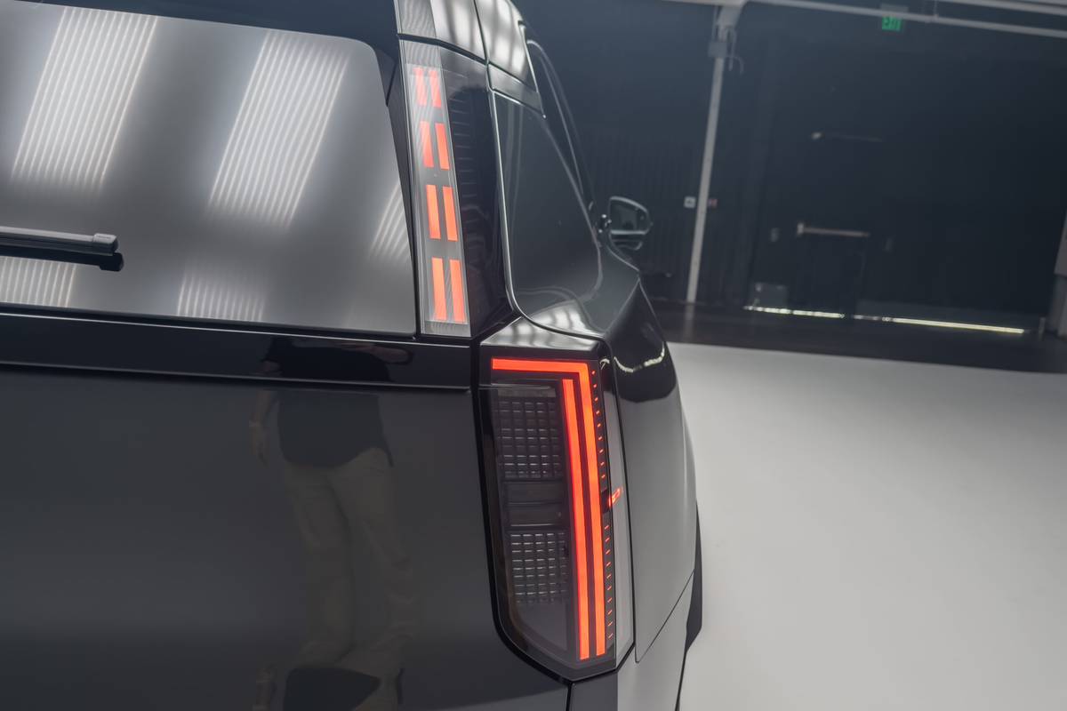 volvo ex60 2027 12 exterior taillight scaled jpg