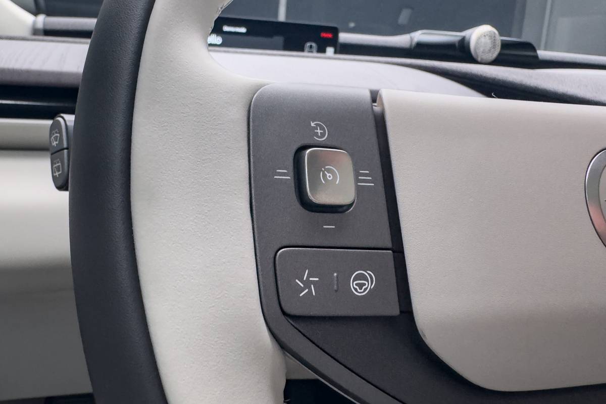 volvo ex60 2027 18 interior steering wheel controls scaled jpg