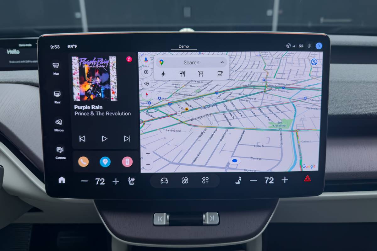 volvo ex60 2027 21 interior center stack display jpg