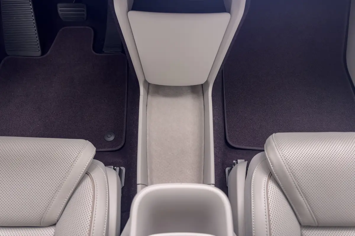 volvo ex60 2027 24 interior center console jpg