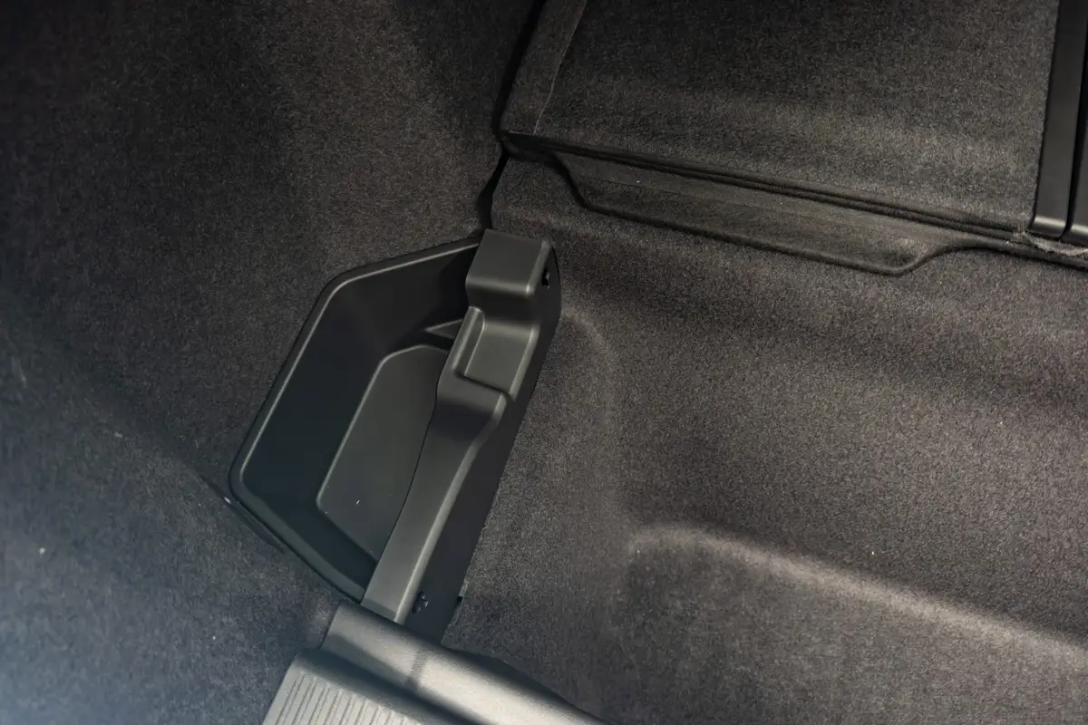 volvo ex60 2027 35 interior cargo controls scaled jpg