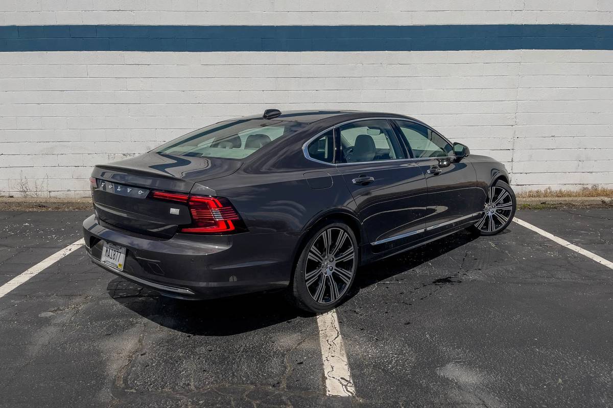 2021 Volvo S90 Recharge Plug-In Hybrid Specs, Price, MPG & Reviews