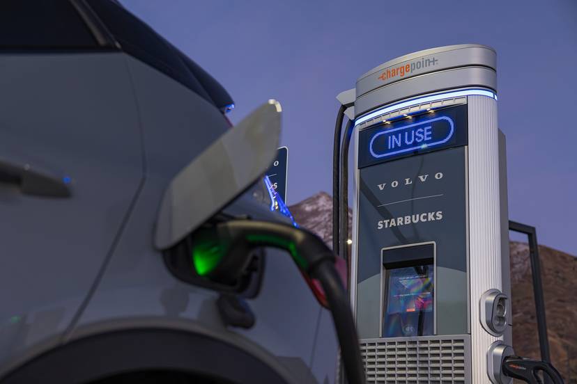 volvo-starbucks-ev-charging-exterior-oem-01