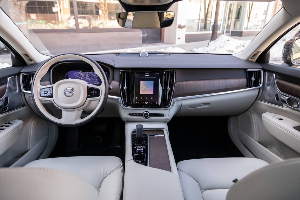 volvo v90 b6 awd 2022 13 interior front row infotainment system steering wheel wagon scaled jpg