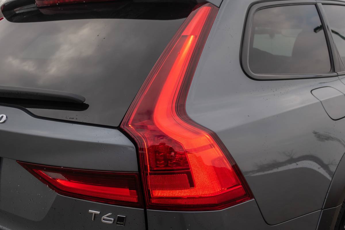 Volvo v90 on sale rear light