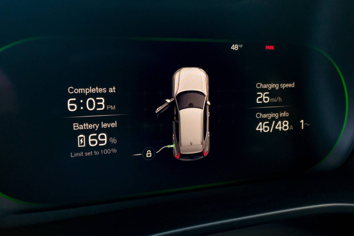 volvo xc 40 recharge 2022 39 center stack display scaled jpg