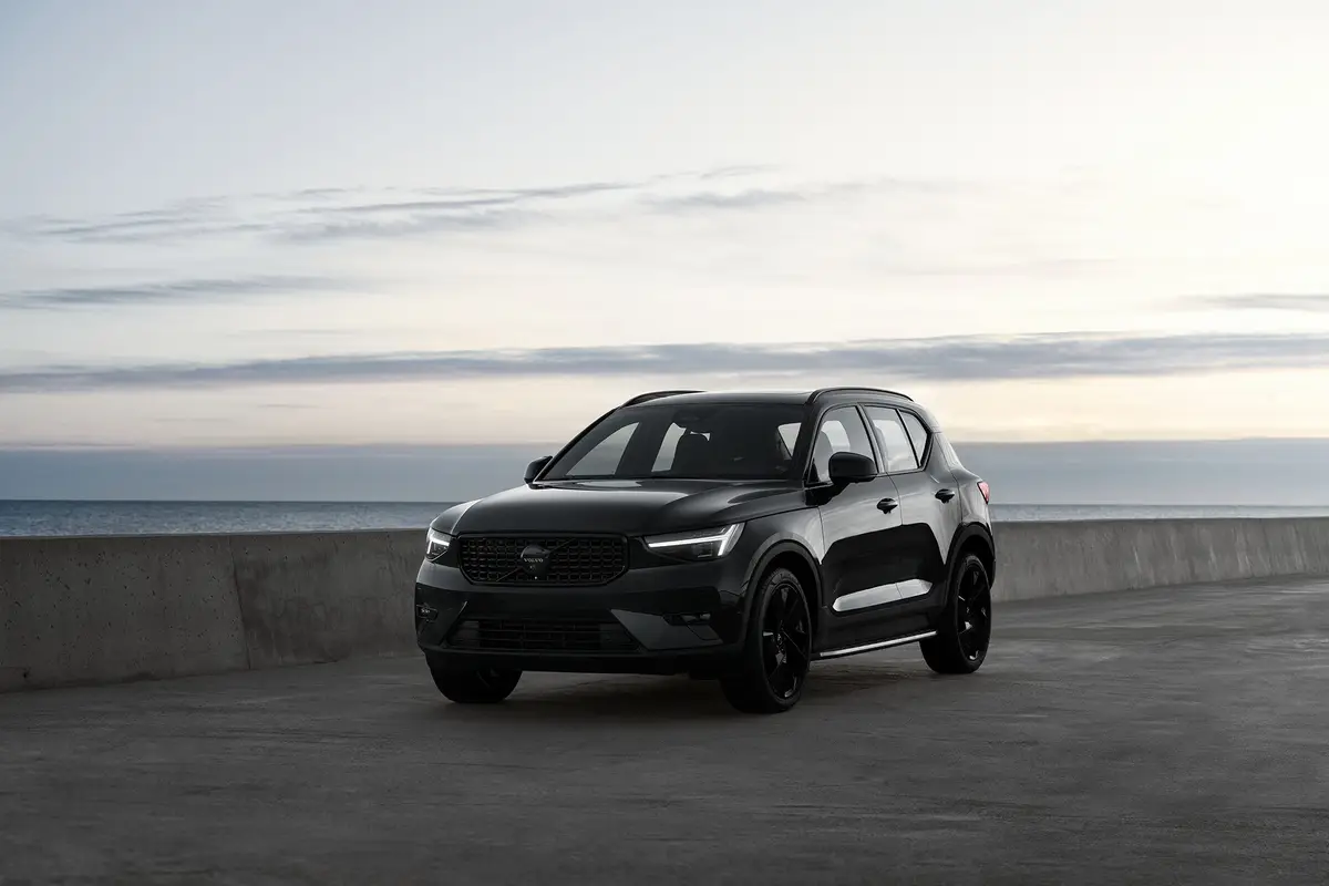 volvo xc40 2026 01 exterior front angle oem 1 jpg