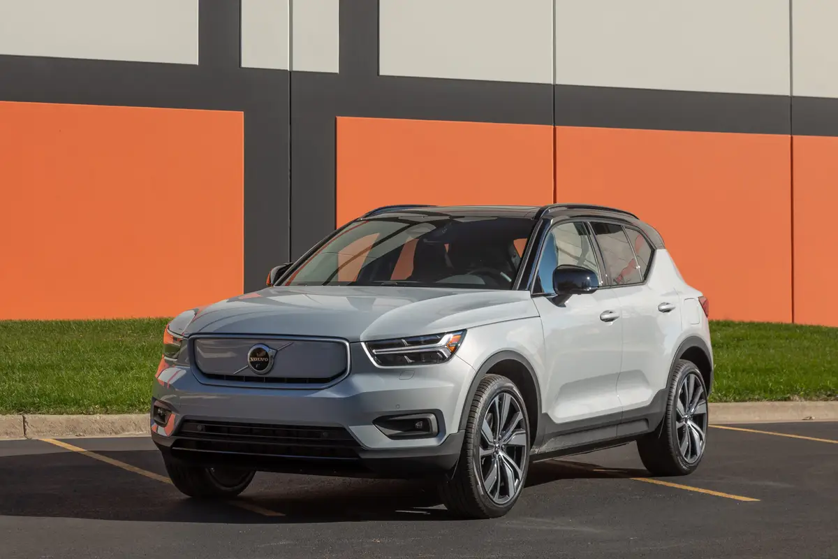 Is the 2022 Volvo XC40 Recharge Twin a Good SUV? 7 Pros and 3 Cons