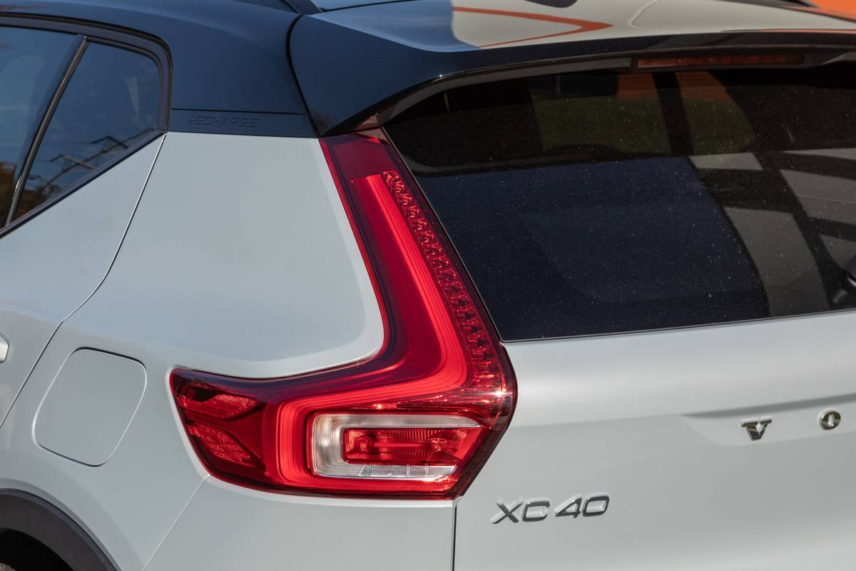 volvo xc40 recharge 2021 09 exterior suv taillights white scaled jpg