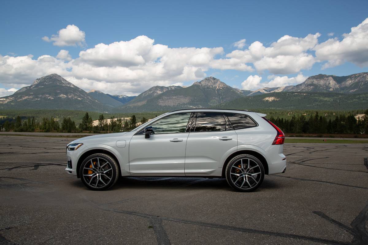 2020 Volvo XC60 T8 Polestar Engineered: 5 Pros and 3 Cons | Cars.com