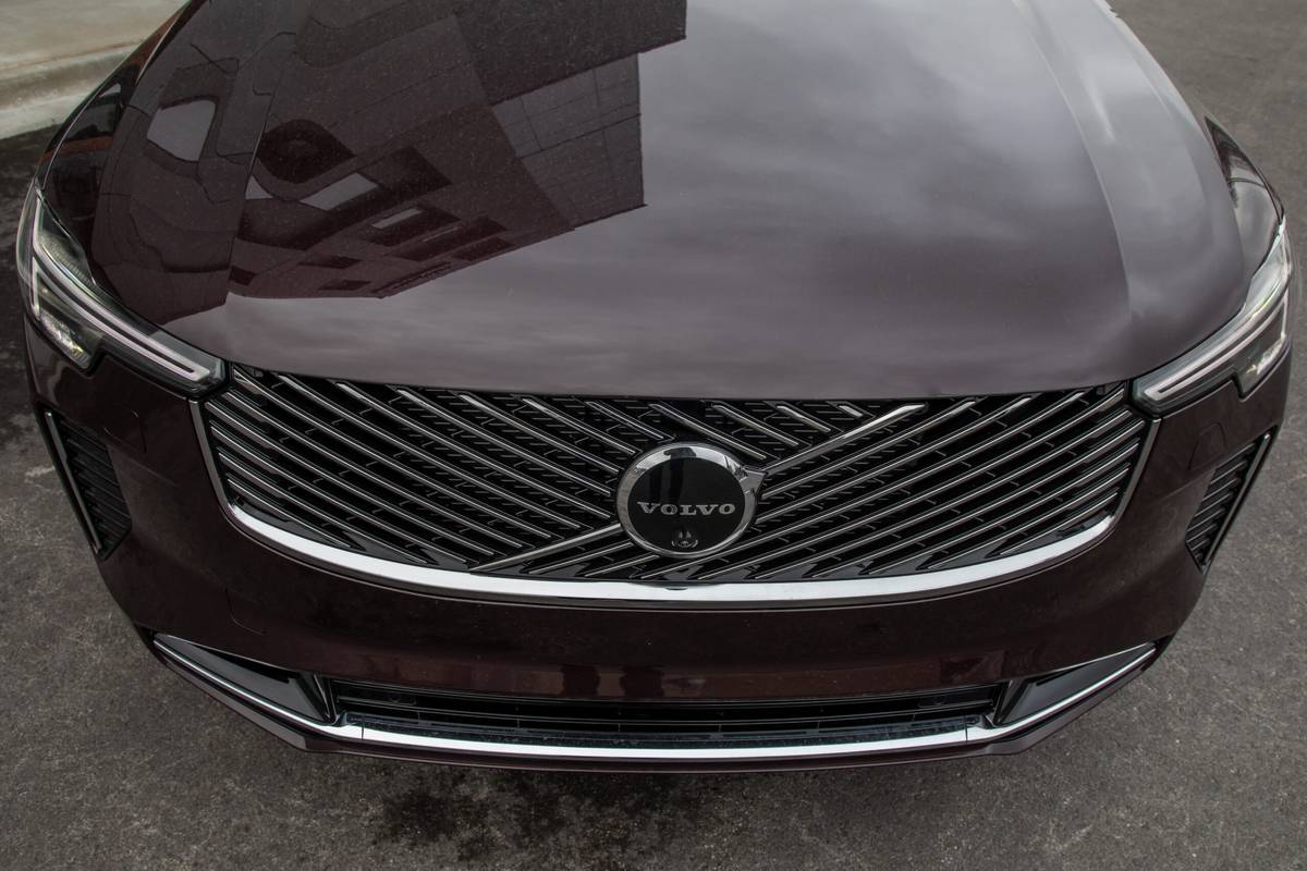 volvo xc90 hybrid 2025 03 exterior front scaled jpg
