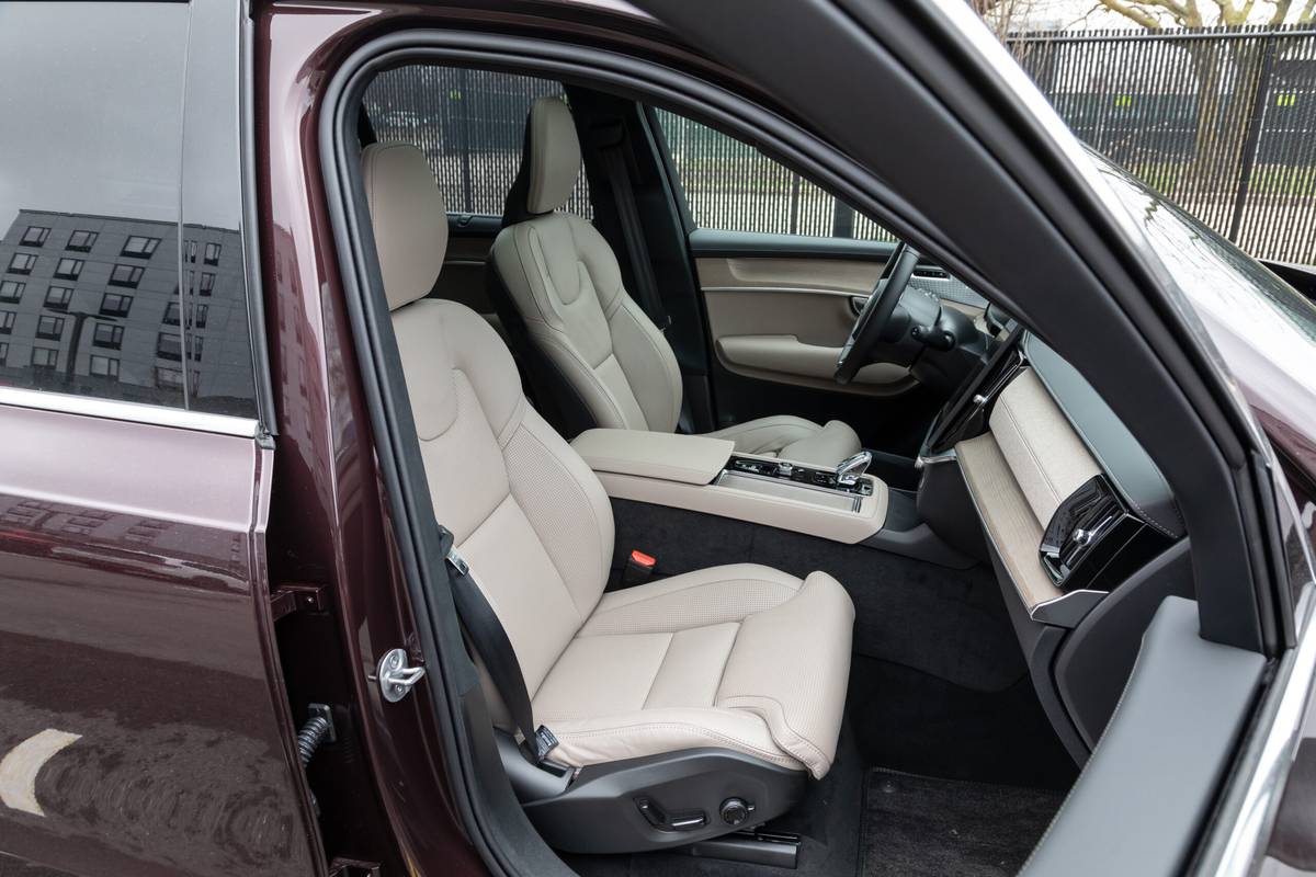volvo xc90 hybrid 2025 17 interior front row seat scaled jpg