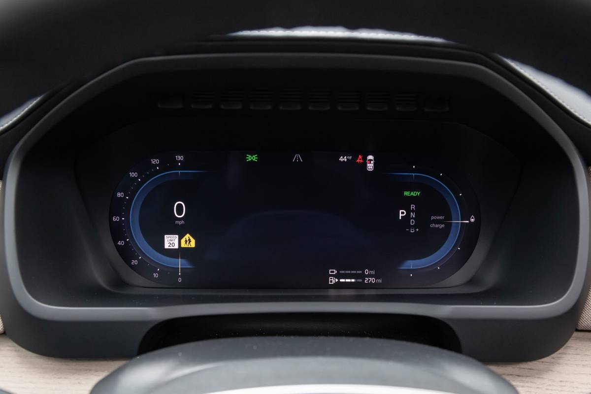 volvo xc90 hybrid 2025 24 interior instrument panel scaled jpg