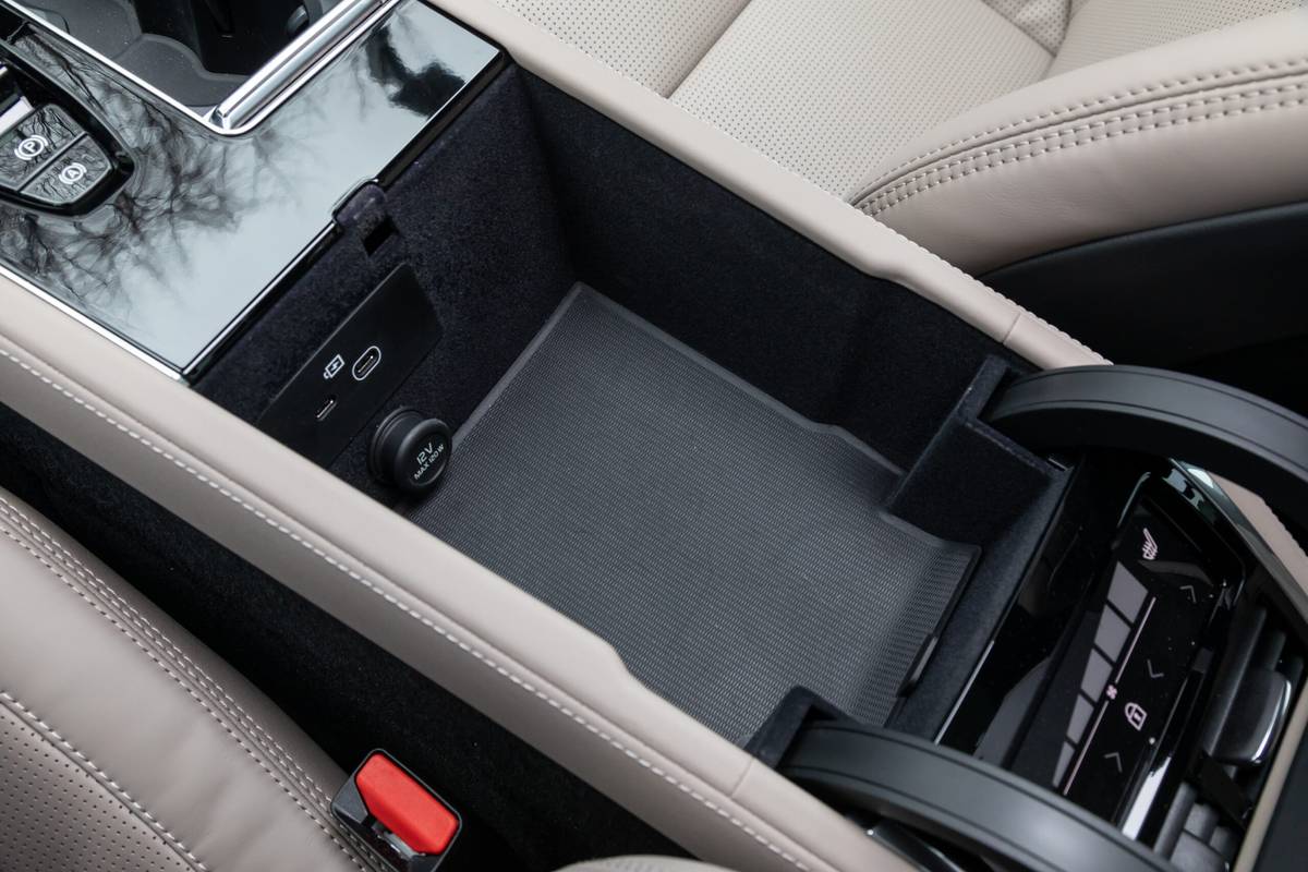 volvo xc90 hybrid 2025 41 interior center console cargo scaled jpg