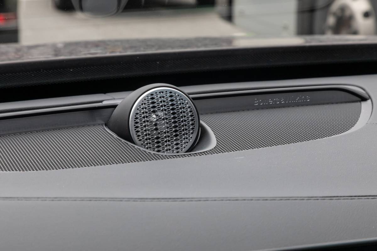 volvo xc90 hybrid 2025 42 interior dashboard audio scaled jpg