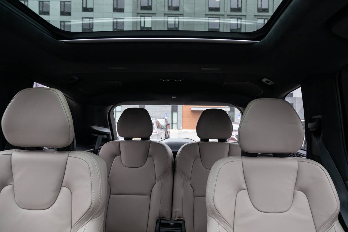 volvo xc90 hybrid 2025 44 interior visibility scaled jpg