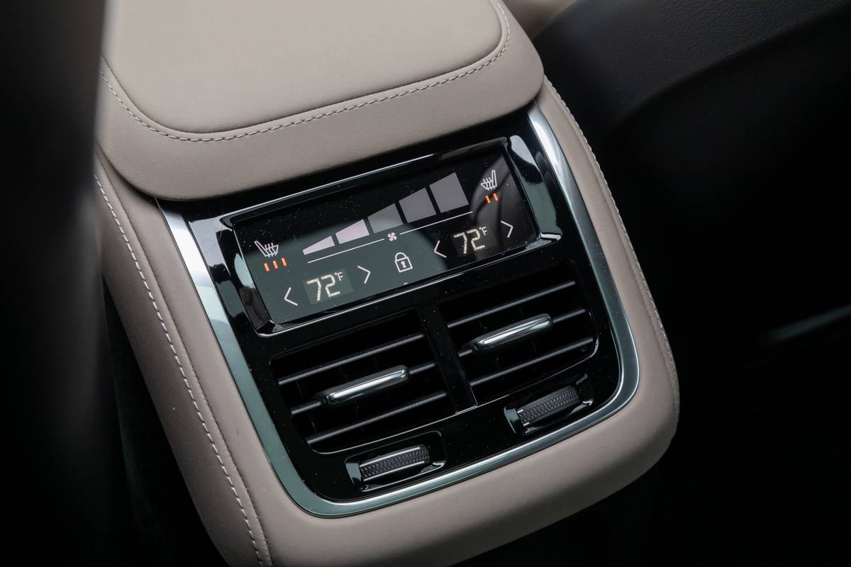 volvo xc90 hybrid 2025 49 interior second row climate control scaled jpg