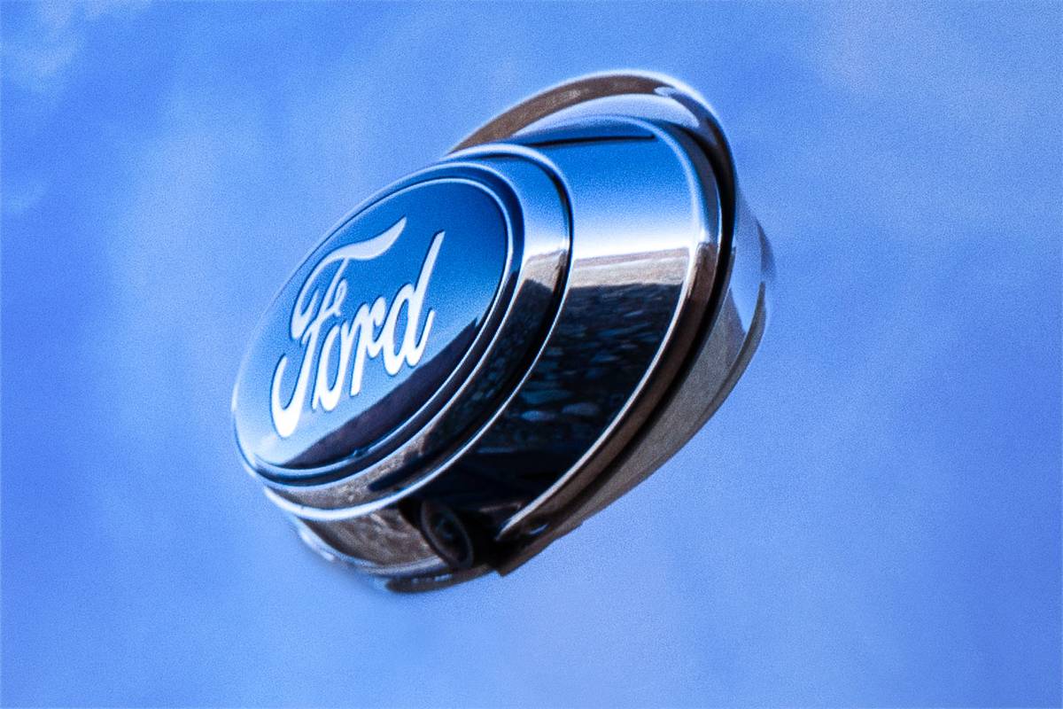 whats-new-with-ford-badge